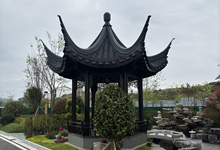 別墅庭院安裝什么涼亭好？別墅花園里搭配這套菠蘿格防腐木涼亭太漂亮了
